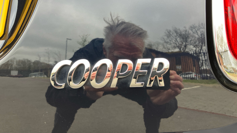 MINI Hatchback 1.5 Cooper Exclusive 5dr Auto [Comfort/Nav Pack] Petrol Hatchback